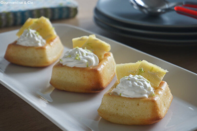 Lire la suite à propos de l’article Muffins exotiques façon mojito – citron vert, noix de coco et ananas