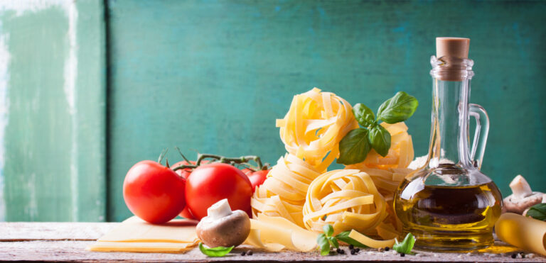 Lire la suite à propos de l’article Pâtes à la tomate, parmesan et basilic